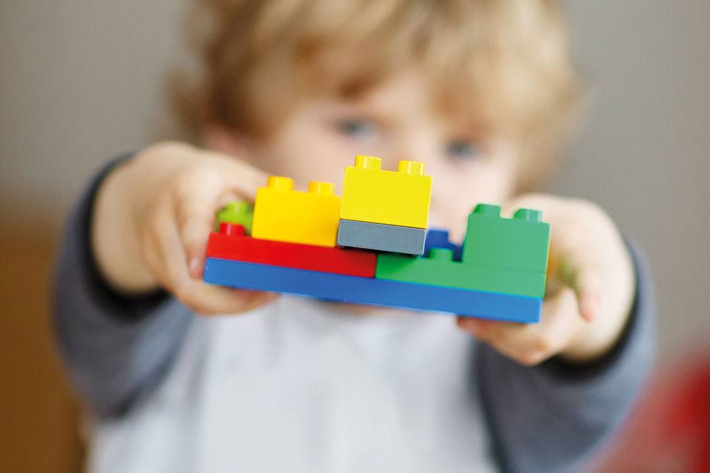 Zhafir steigert die Produktion von grünem Spielzeug